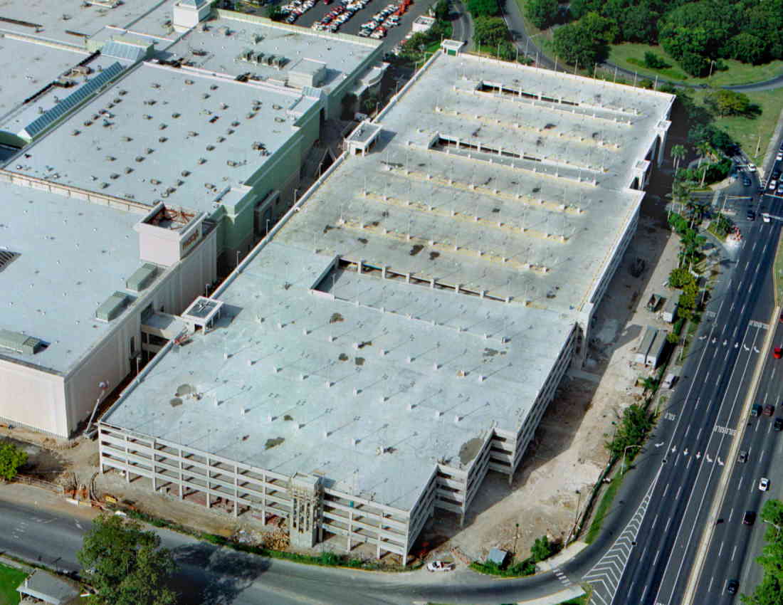 Plaza las Américas by F&R Construction