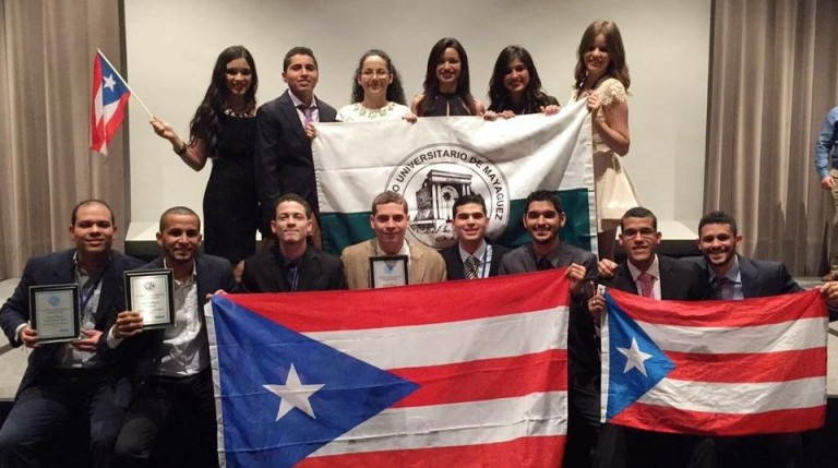 Engineering-students-from-RUM-FR-Construction-Puerto-Rico-3